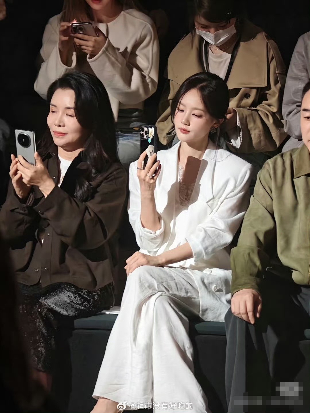 李一桐女总裁既视感李一桐白西装女霸总这才是内娱顶级女霸总！李一桐一身白西装又美又