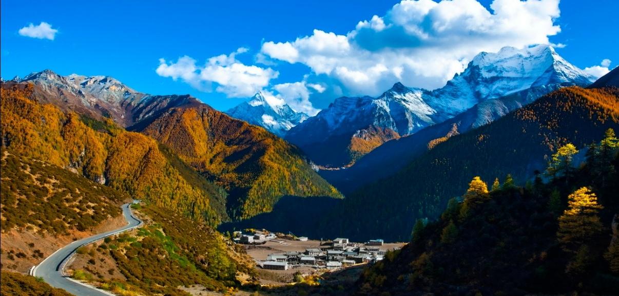 中国哪里的山水最好、风景最美国道318四川西段，千里天路横亘川西，一路向西尽揽山