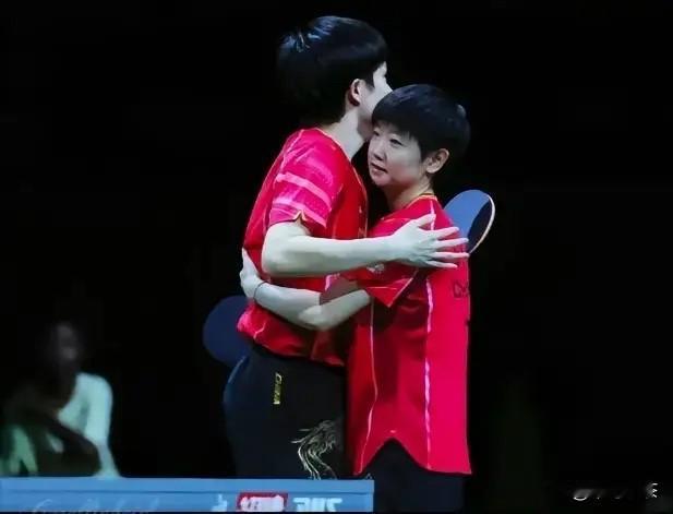 不得不说，香港总决赛，遗憾之外更多的是问题。莎莎脚伤退赛，无缘女单决赛！