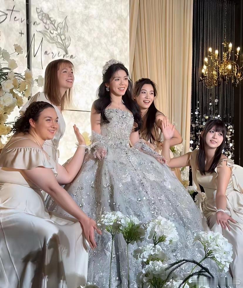 卢昱晓最近当伴娘的事儿，倒给不少女艺人提了个醒：去给圈外好友当伴娘或姐妹团成员，