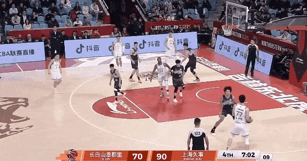 上海久事终于结束四连客，他们已经14连胜，看看常规赛结束前，谁能阻止他们？未来对