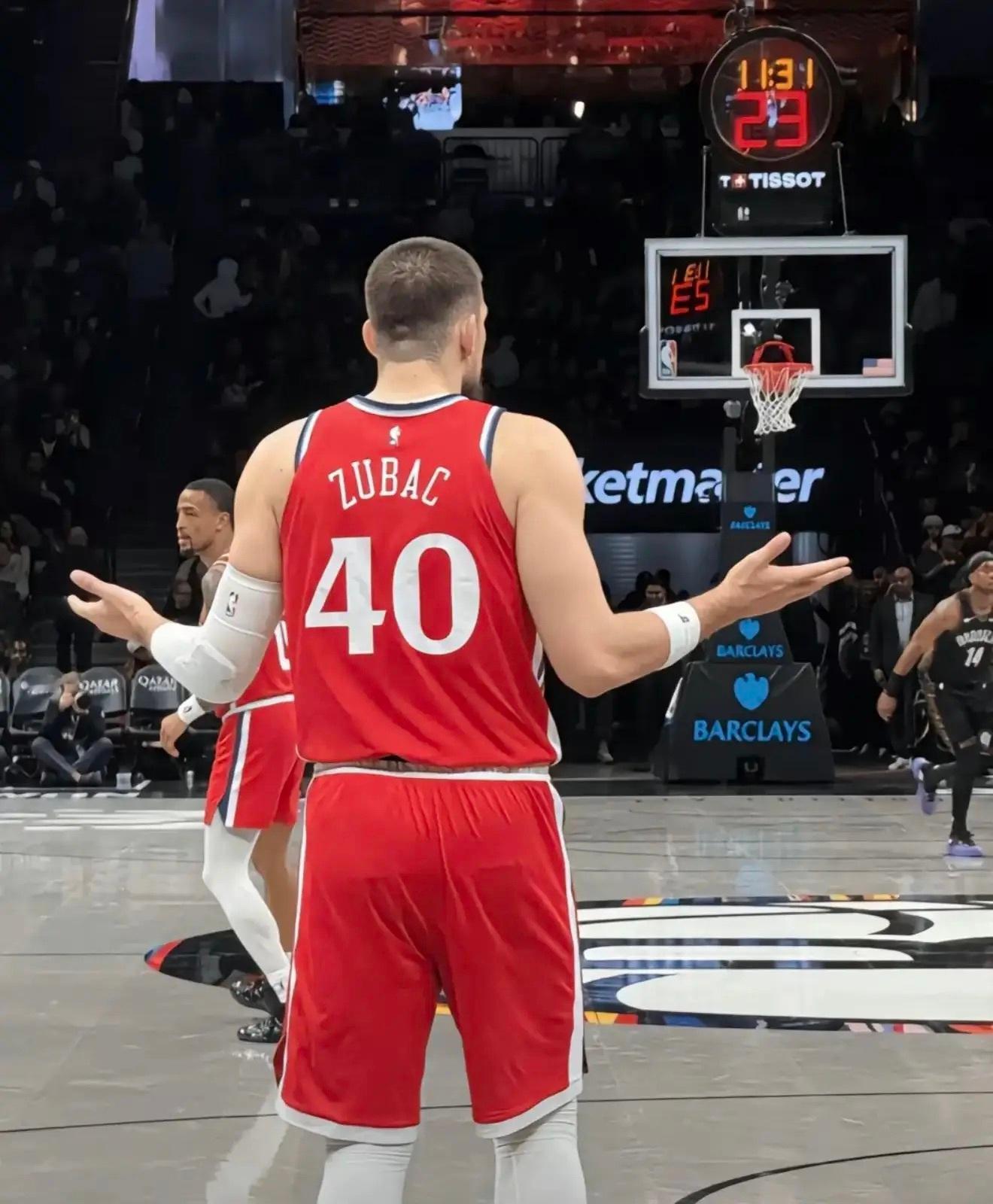 船记：快船队拒绝了所有关于祖巴茨的交易报价，联盟内部普遍认为，他们希望在任何潜在