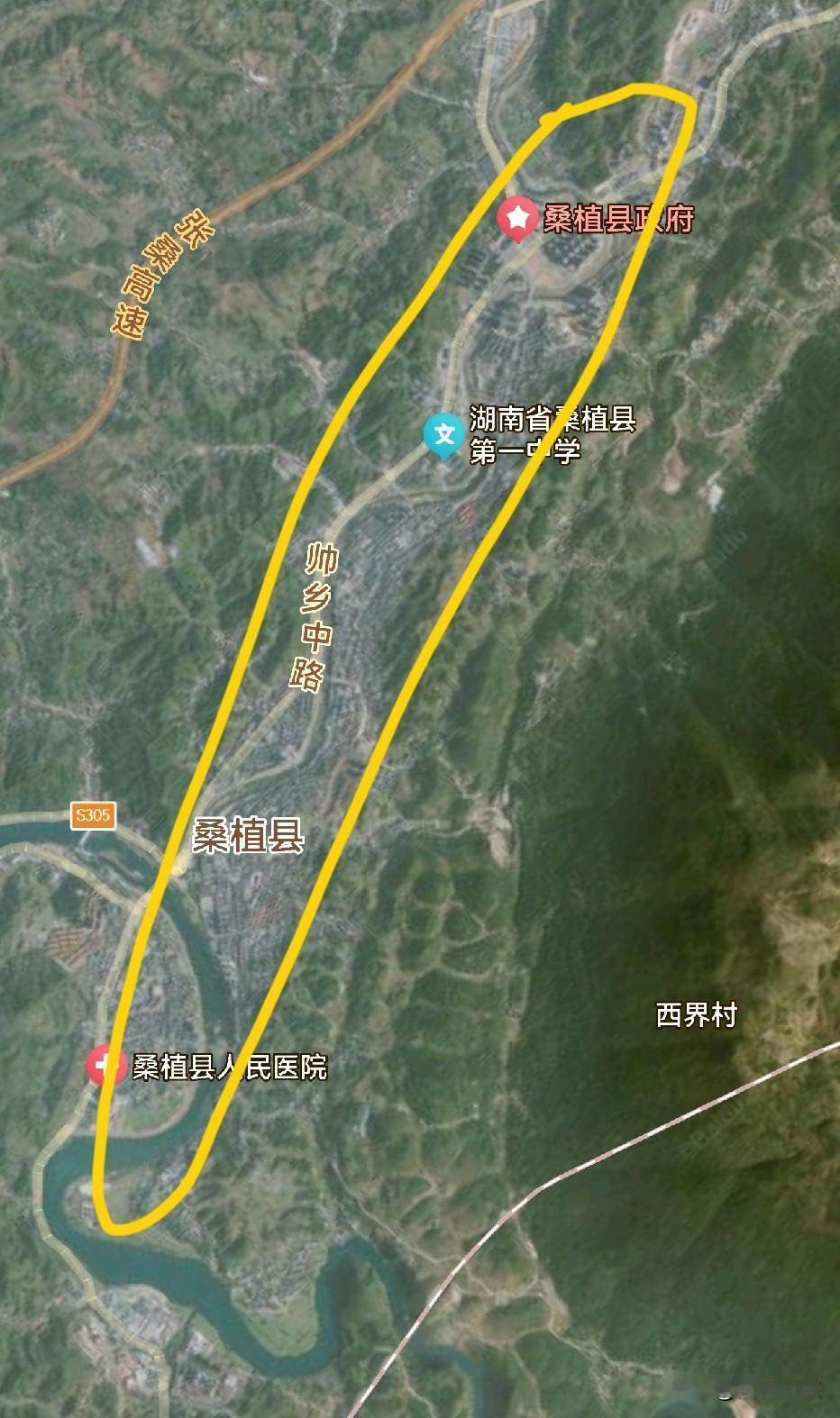 湖南最长的城市，非湘西北的桑植莫属。如果想逛街，一条街走到头就逛遍全城了。这个自