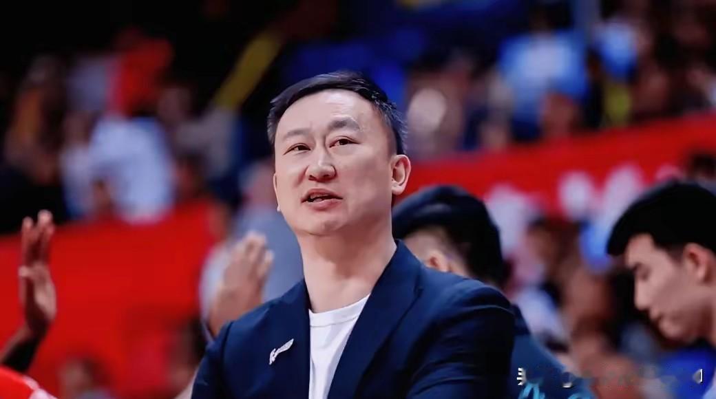 外援有啥了不起，不好好干就收拾你!最近CBA的外援不服管的挺多啊，先是洛夫顿不服