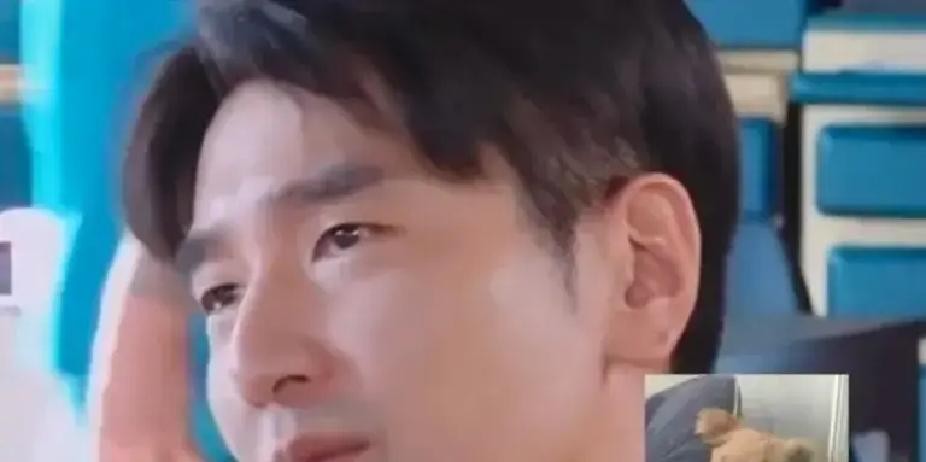 赵又廷对着黄晓明倒苦水，足足倒了三回，说自己这辈子最闹心的事，就是亲闺女长得跟自己一个模子刻出来的。