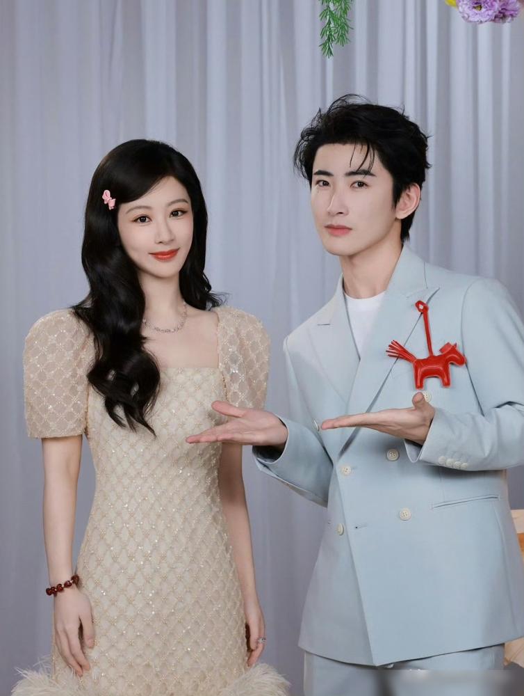 杨紫后援会解散，你以为是内乱？我告诉你，这是一场蓄谋已久的“清创手术”。那句