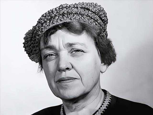 1950年，史沫特莱临终前给朱德留下巨额遗产，她去世后葬入八宝山。史沫特莱的