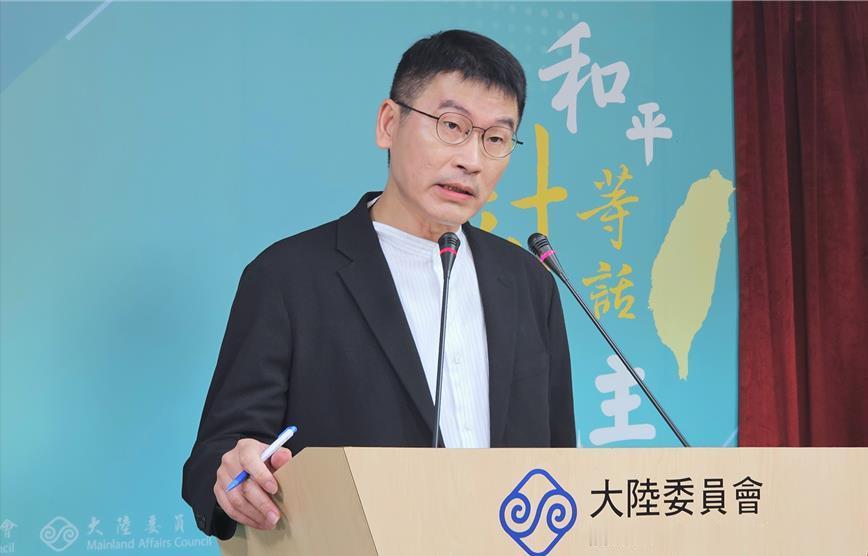 新加坡联合早报10月18日晚报道：“针对中国大陆官媒指五家台湾企业涉嫌为台军心战