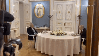 普京会见纳扎尔巴耶夫，这波会面藏着哪些关键信号？克里姆林宫发布了一条不算太长