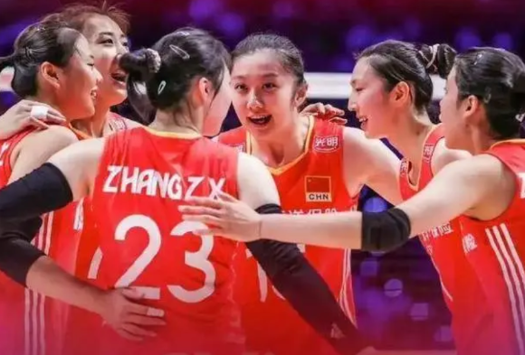 对阵加拿大，中国女排输不起！中国女排即将迎战加拿大女排，这场比赛是本周中国女