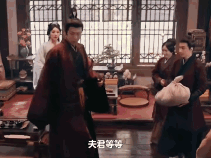 《折腰》蛮蛮不经意间的一句“夫君”惊呆了一众人，但两主人公的反应真的好甜啊魏劭从