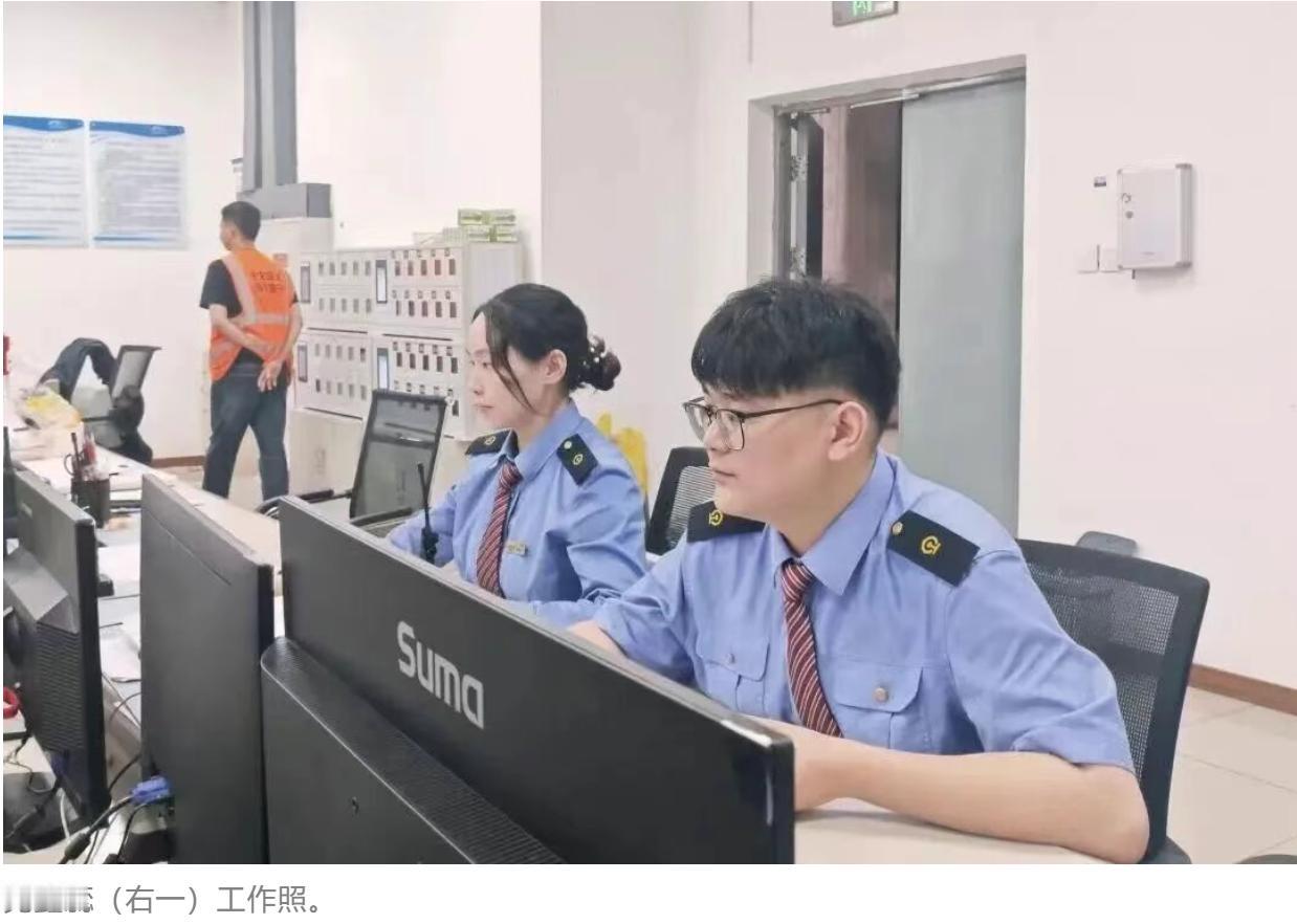 央视新闻7月22日发布消息，7月14日，自发赶赴广西参与防汛救灾的
