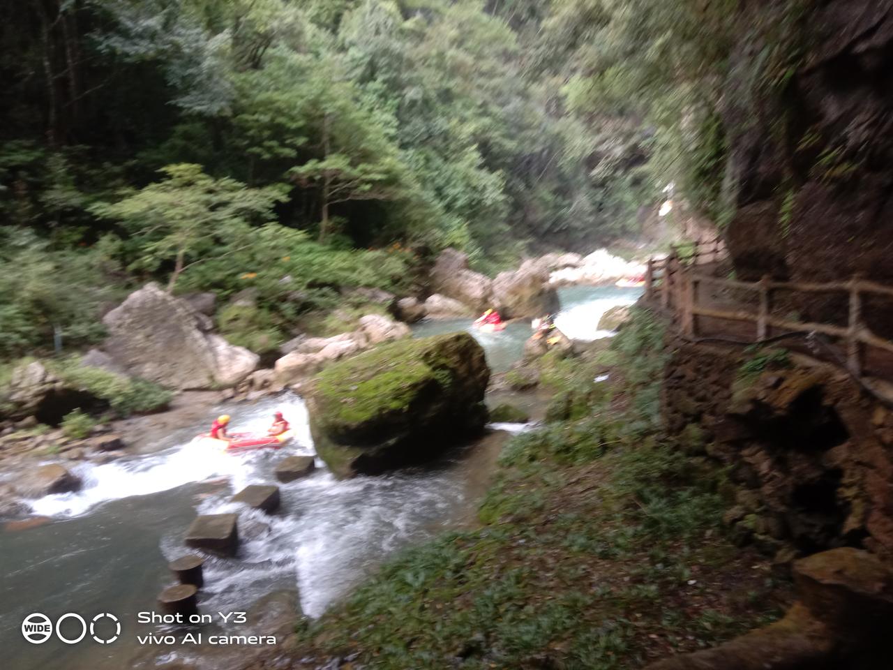 为了评职称，这也是拼了，张老师53岁了，还要带两个班的数学课，再加上班主任。
