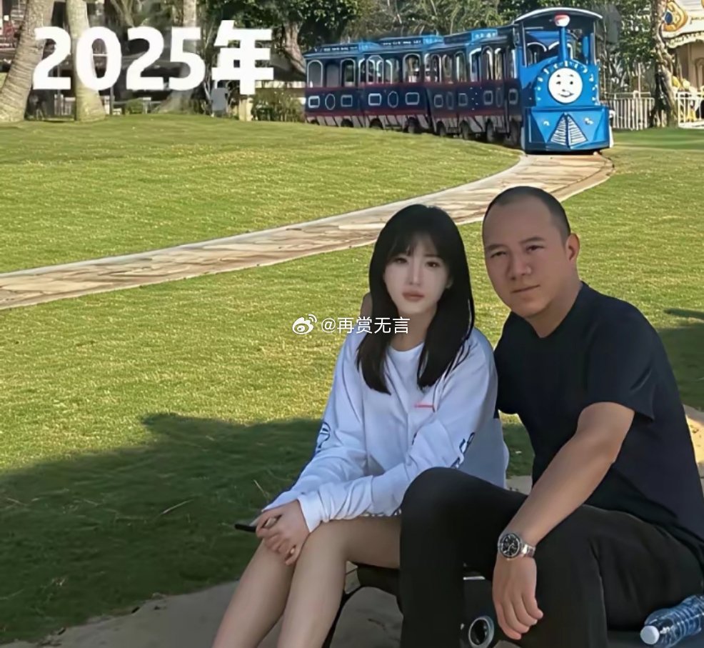 男人把老婆，养成了自己的女儿。