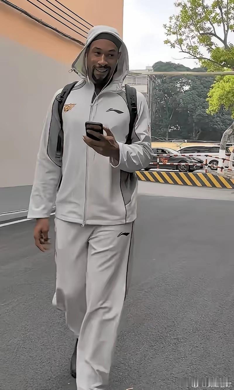 全主力出战，广东队征战CBA俱乐部杯名单如下:1.后卫徐杰(队长)杨溢，