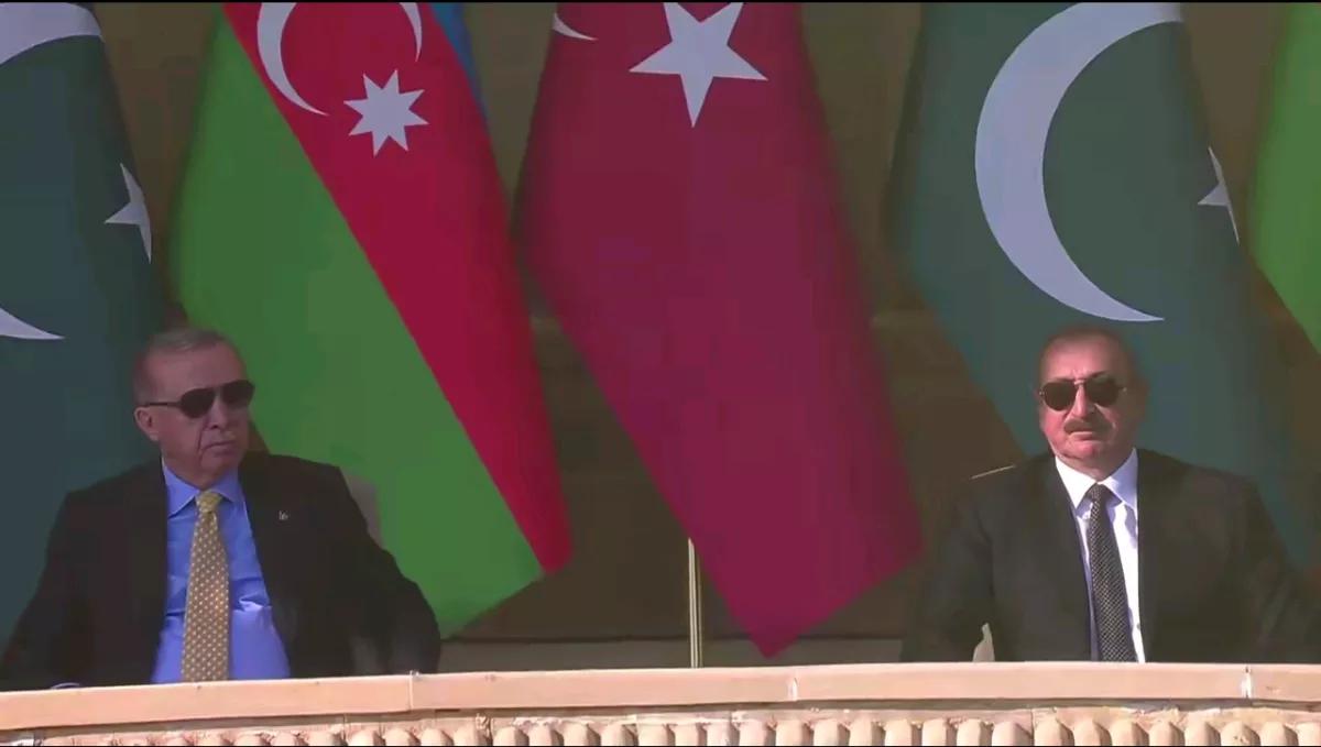 APA电视台报道，当地时间8日，在阿塞拜疆一年一度的“胜利日阅兵式”活动中，做为