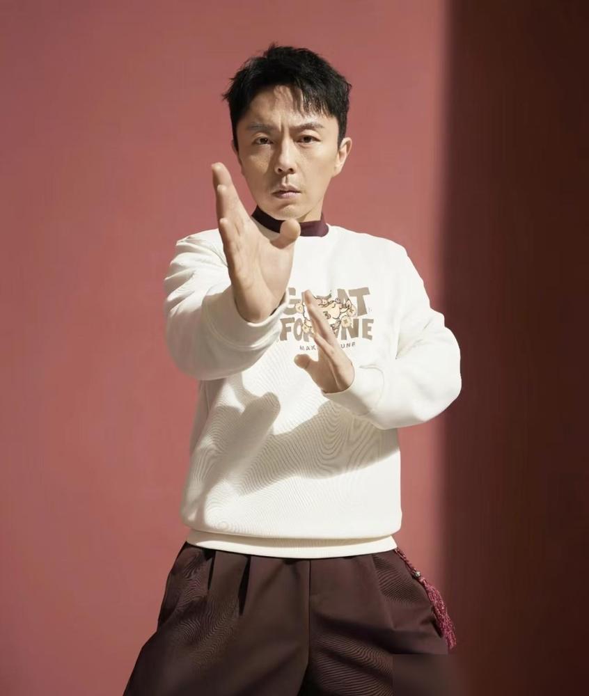 网大一哥谢苗，两年分账过亿。​账本很漂亮。目中无人成本800万，票房2960