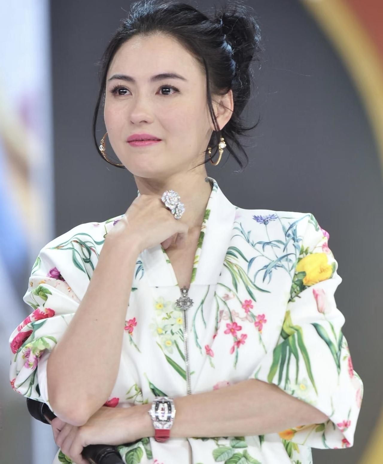 果然姜还是老的辣，我问我妈：张柏芝才45岁就把遗嘱立好了，是怕3个同母异父的