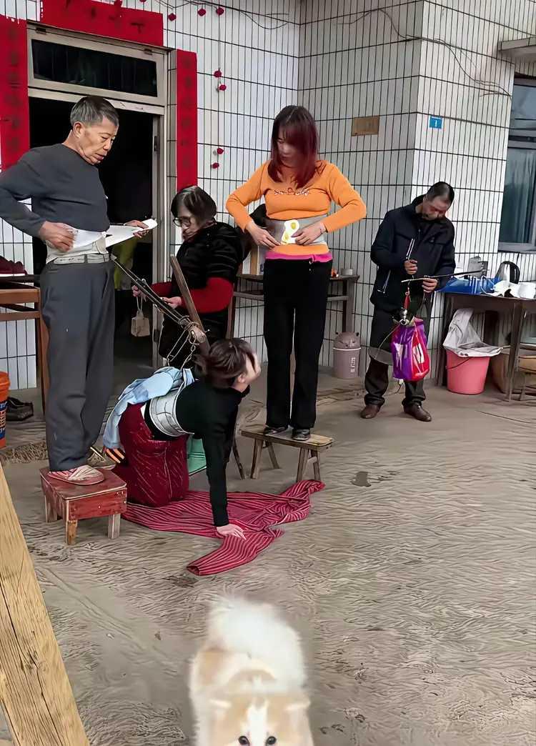 彩礼按斤算，他们真想得出来！这到底是嫁女，还是贩卖牲口？本来高价彩礼已让男方