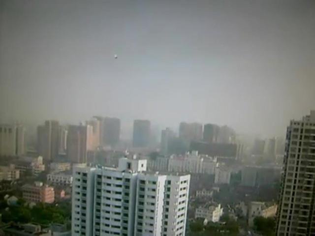 5.26上海莘庄立交巨型ufo(疑似)_土豆视频