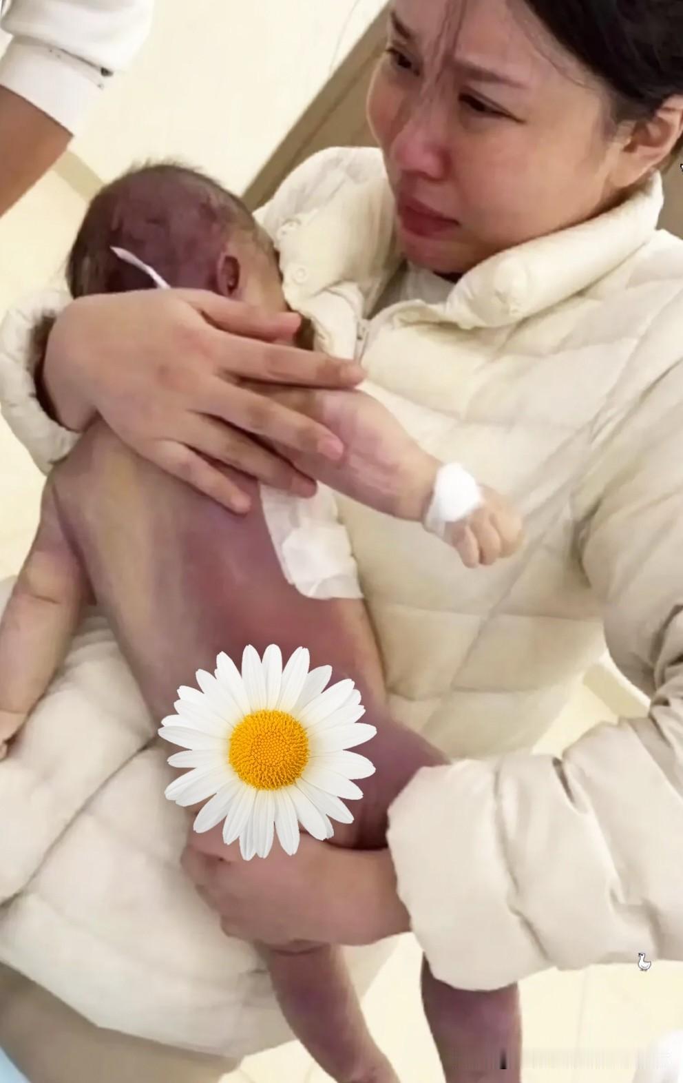 宝宝咽气时那眼角未干的泪痕刺痛了谁？谁能说这不是过度医疗？五个月大的小生命