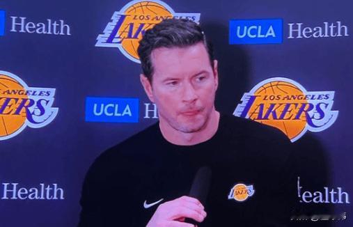 依旧伟大！雷迪克谈詹姆斯：“41岁的勒布朗依旧伟大。”“只是形式不同。”