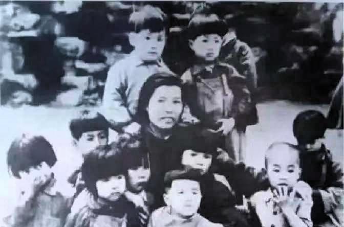 1986年10月7日，刘伯承在北京病逝。他临终前对妻子和孩子说：“杀害小华北的凶