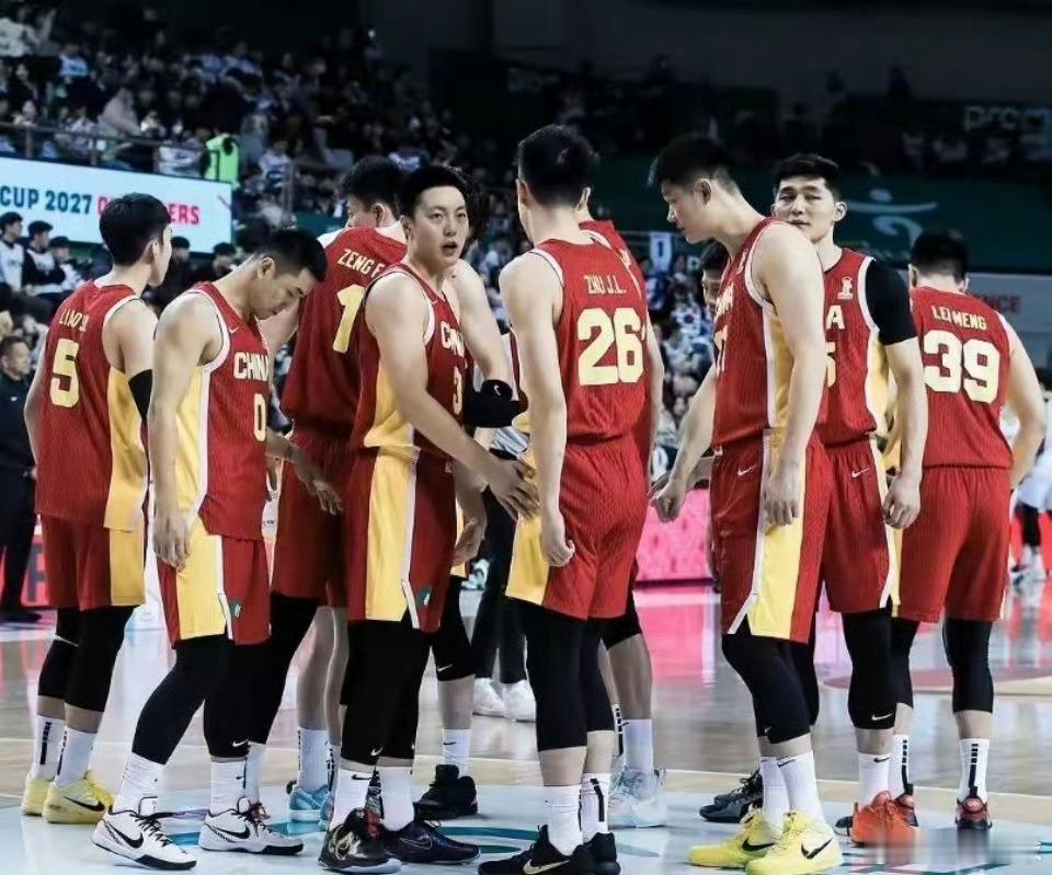 说实话！中国男篮两连败之后，有四名球员或很难入选国家队。1.高诗岩29岁