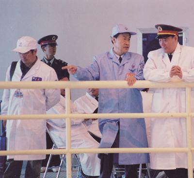 1964年，钱学森研发的东风二号导弹试射失败，没有达到预想射程，一众专家都表示要