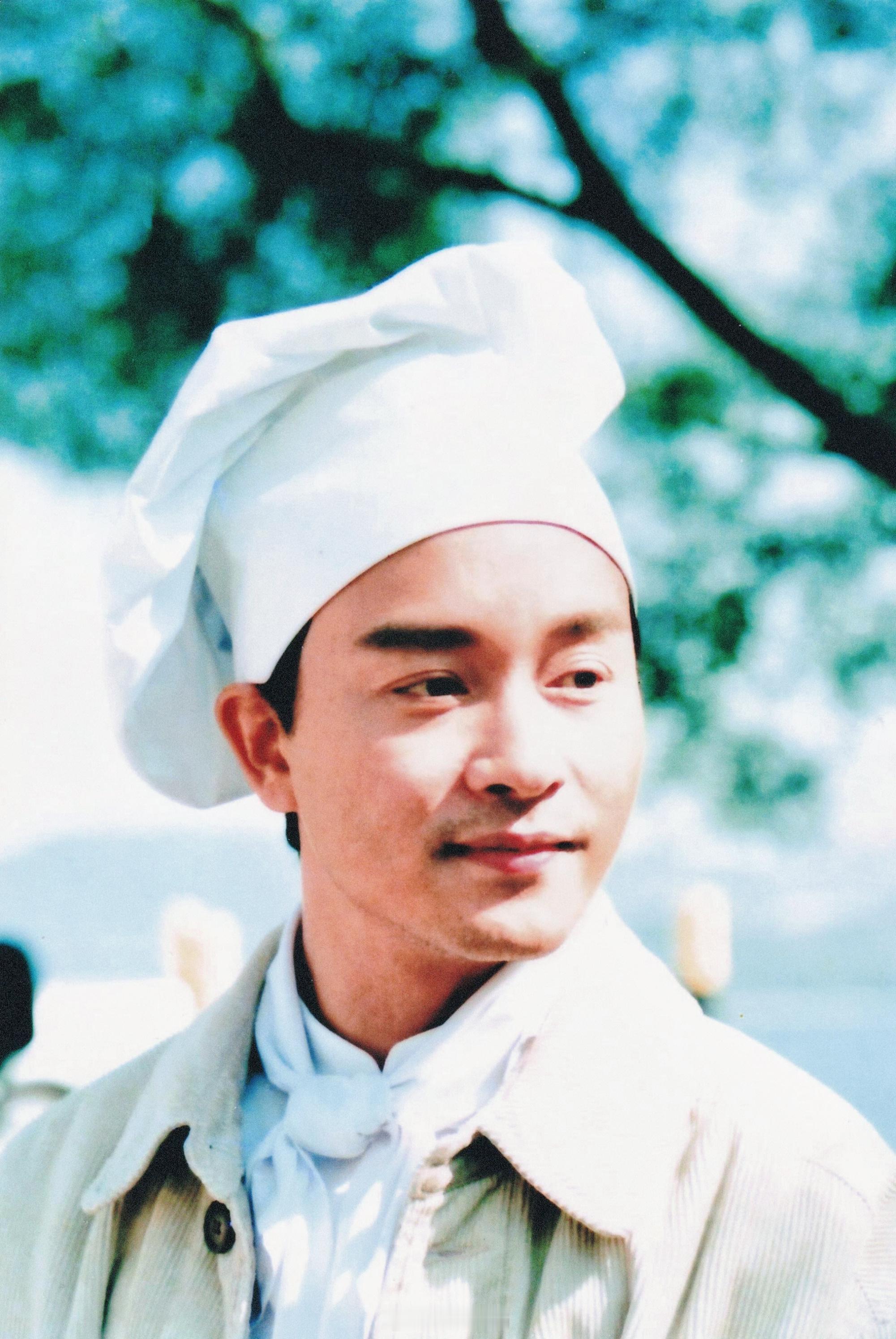 张国荣搭乘花絮去幕后帅气温润的中华小厨郎[墨镜]——“赵港生”作为香港厨