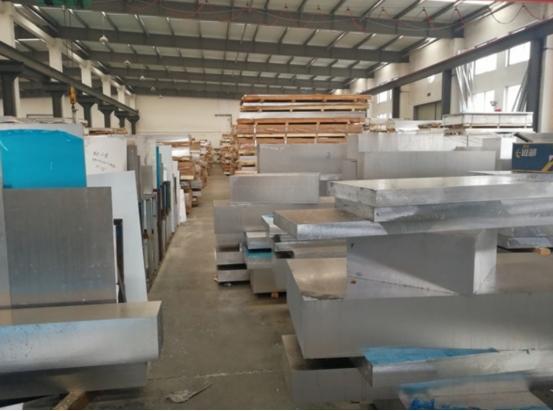 我感觉中国的基础工业已经靠体量强到让外国绝望的地步。比如说，金属铝！中国是全球最