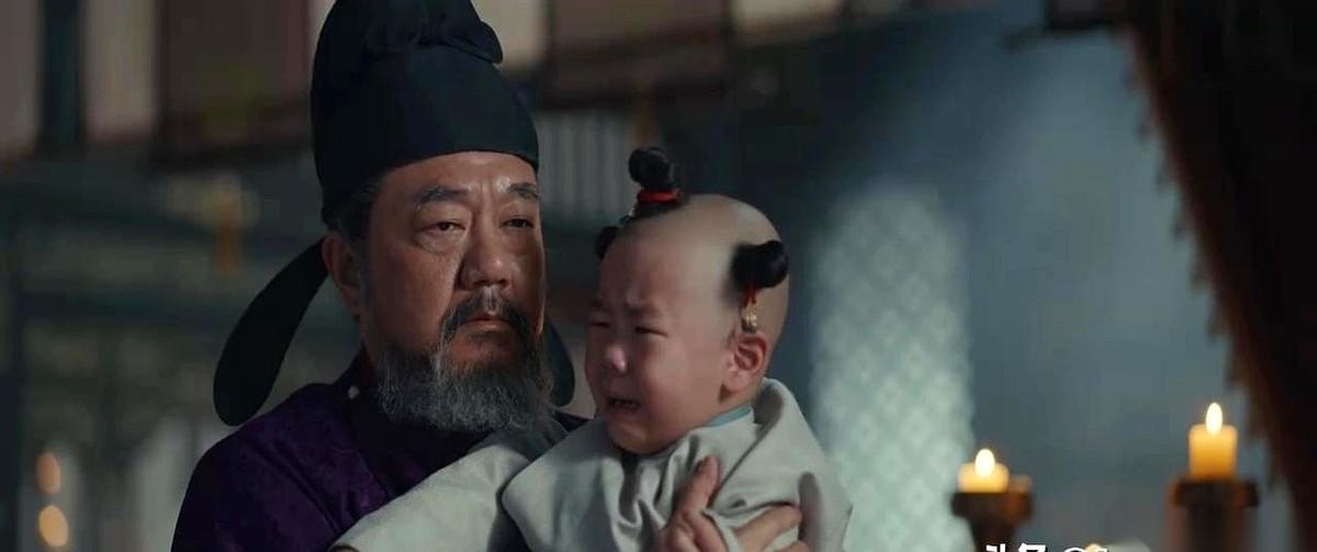 老皇帝前脚刚咽气，托孤大臣后脚就把太子给“偷”出宫了。底下那帮人精，眼珠子一转