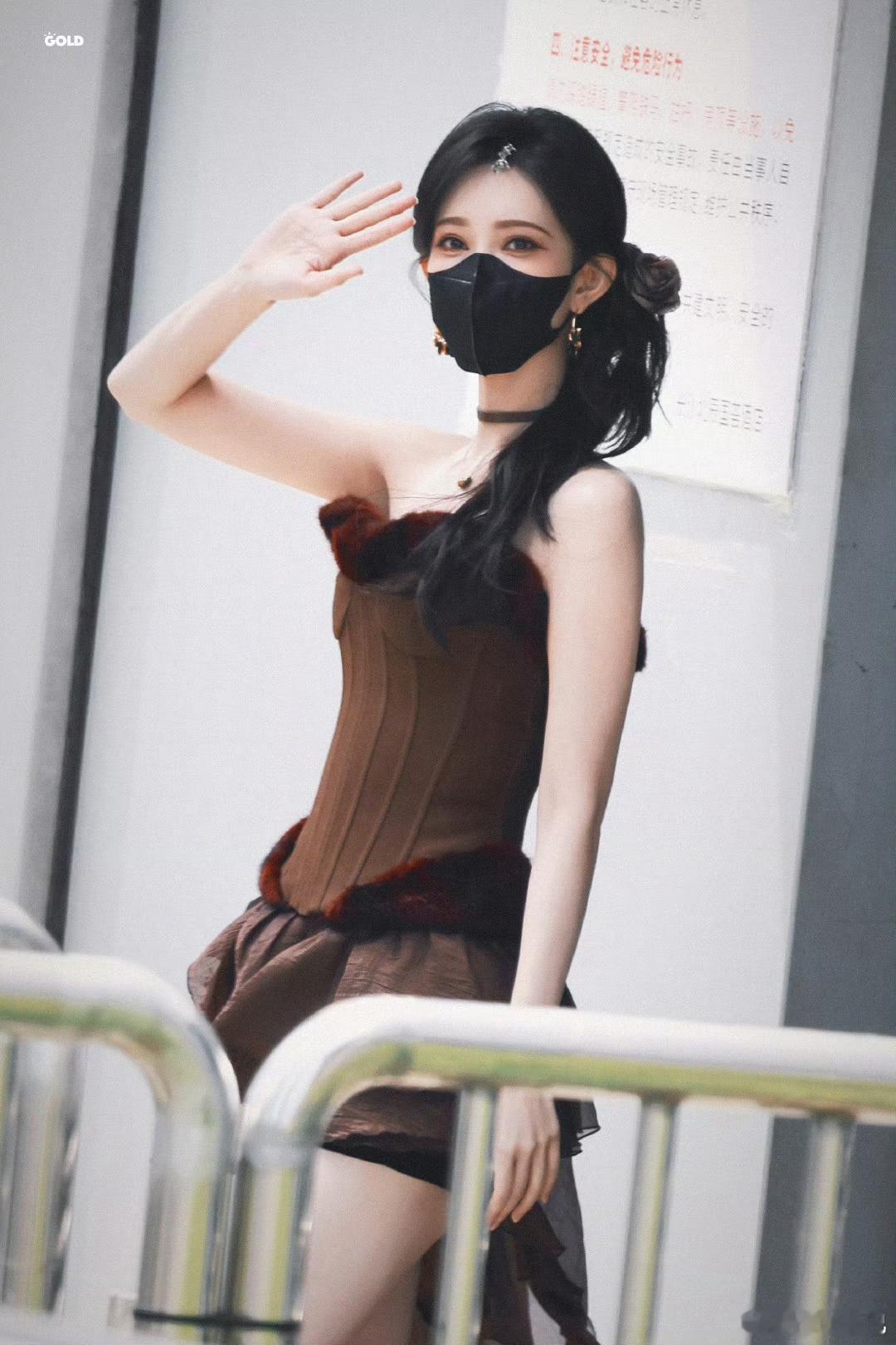 孟子义、周也今日hi6上班路透​​​