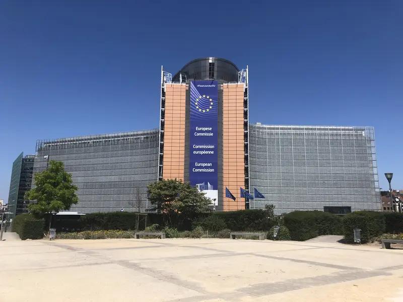 笑死我了！中美达成“大交易”，欧盟不乐意了，要求中方提供同等待遇！中美达成“大交