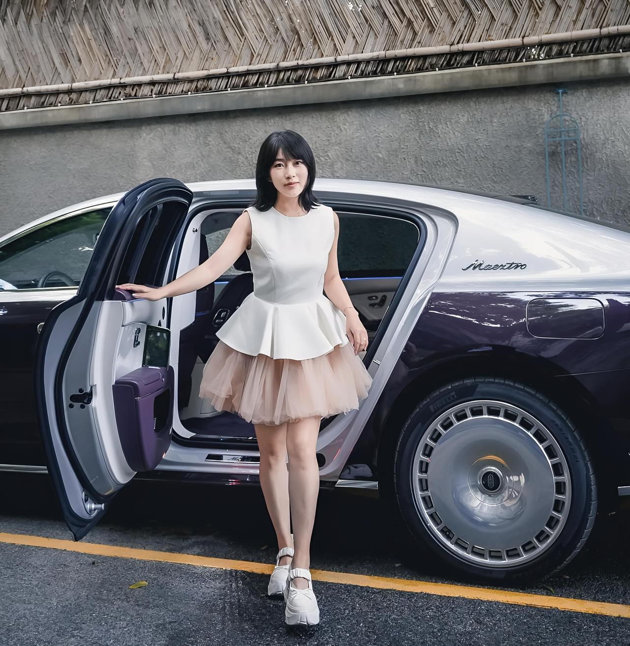 有钱人实在太多了，尊界S800，12月份居然卖了4223辆，这可是国产顶级豪车。