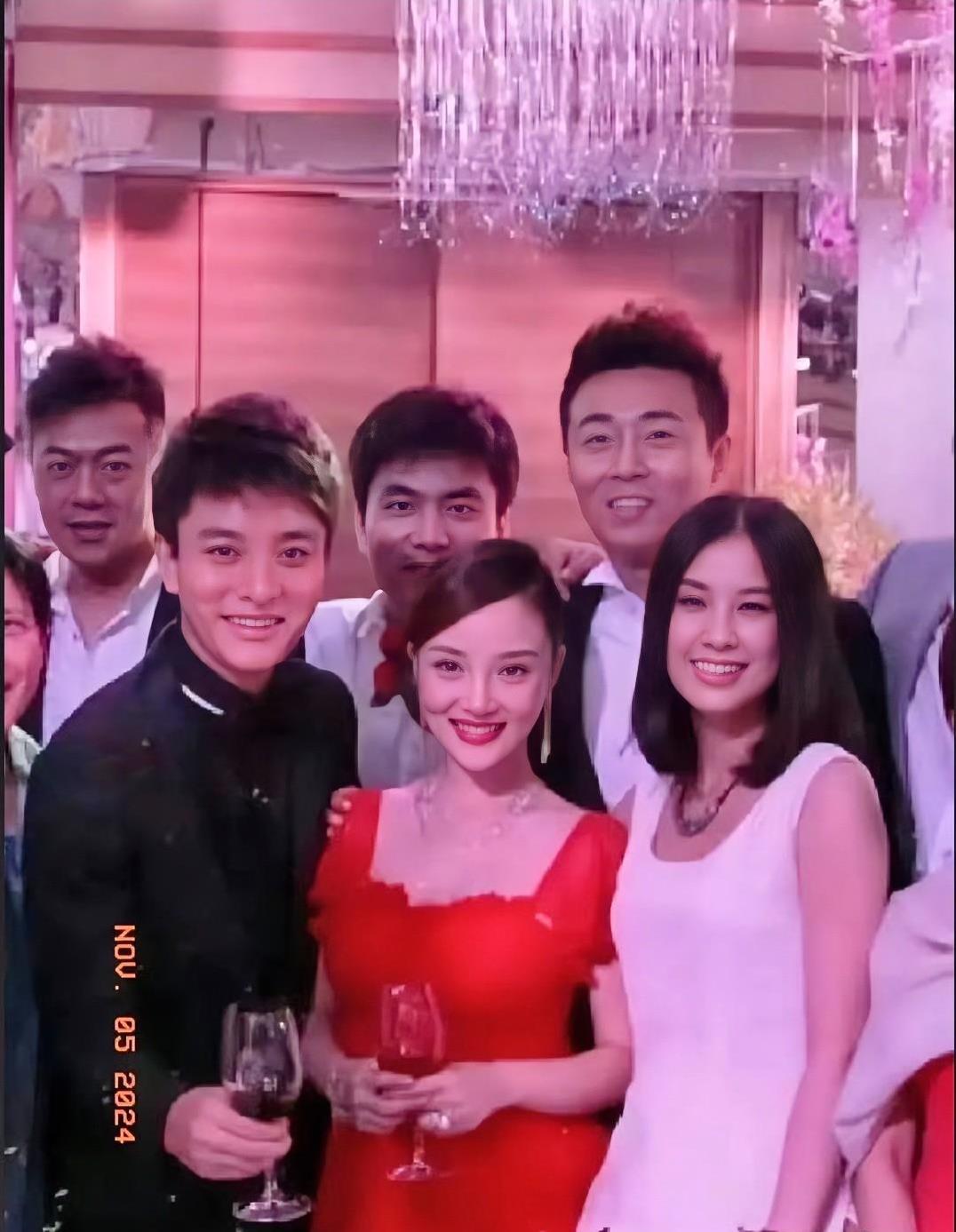 黄圣依自曝大学初恋是贾乃亮，老天爷，又是个惊天大瓜，我勒个痘，杨子知道吗？