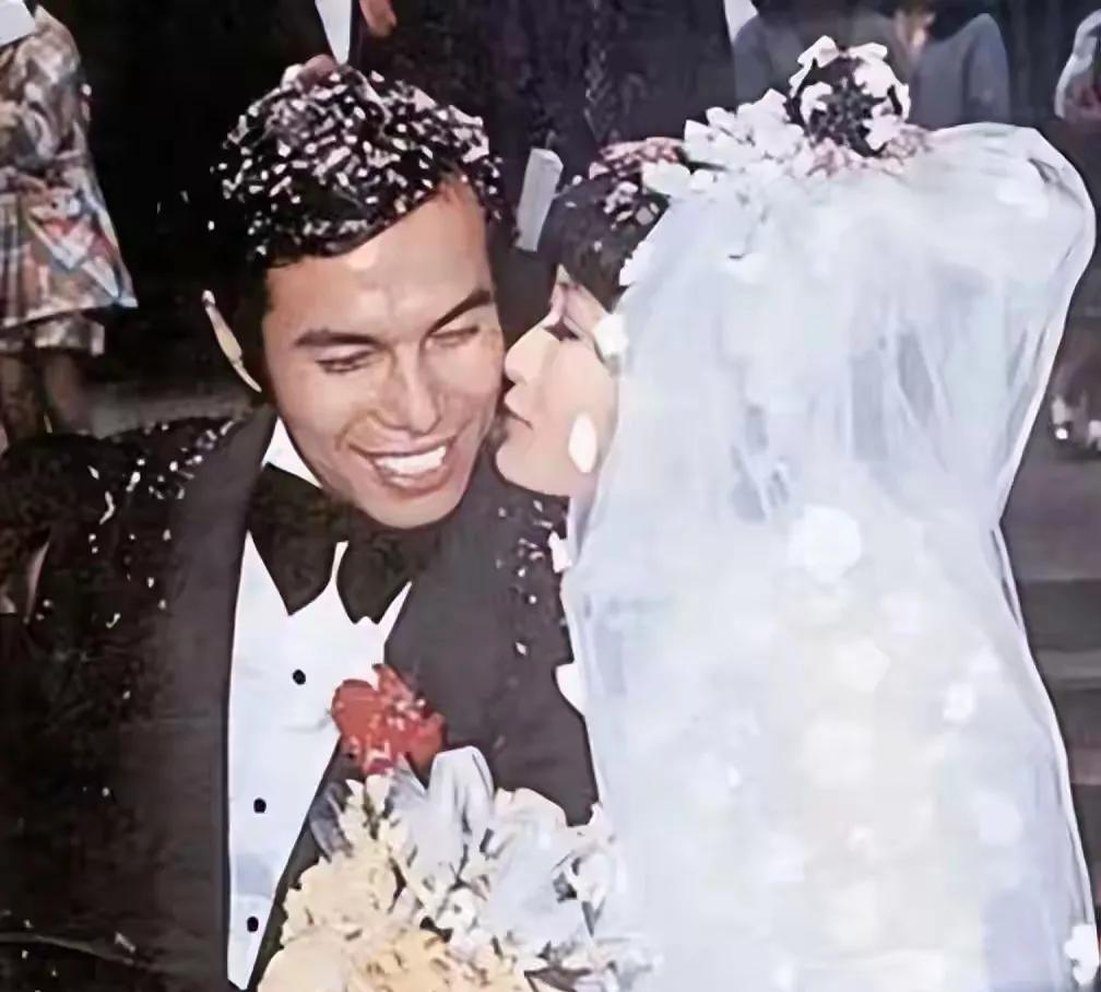 罕提与陈鸿烈破碎婚姻！潘迎紫发文送别施南生，二女人生机遇何其相似近日，知名电影