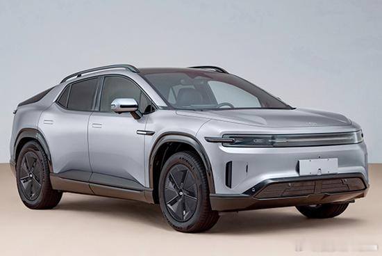 路过长安街，看到一个长安启源E07，以皮卡形态从我身边过去，我心说嘿！你这挂绿牌