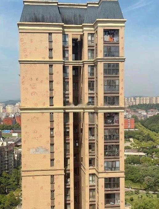 房子建好了，居然忘了擦。