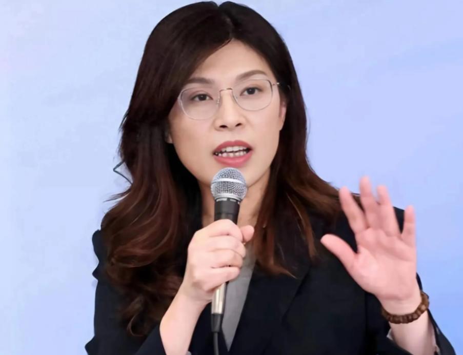 这下赖清德彻底慌了！就在中国大陆官宣特朗普即将访华的消息引爆舆论之际，台湾岛