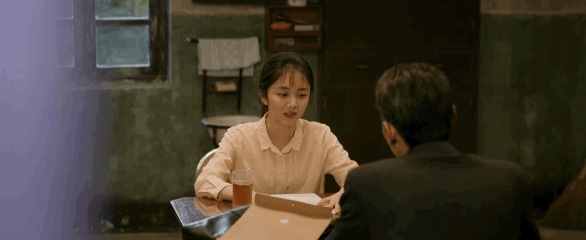 亲情线细腻成这样是想让我哭吗谭松韵和王劲松真的太会演了🎬，这对父女的对手戏全