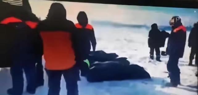 贝加尔湖打捞结束了，7具遗体全被捞上来了，网上全是骂声？7人遇难、1场冰面悲剧、