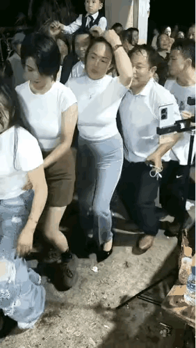 没文化的流氓有点搞笑！