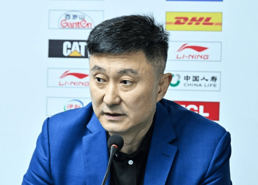 杜锋: 每次到四川都能感受球迷对广东的支持, 谢谢球迷朋友