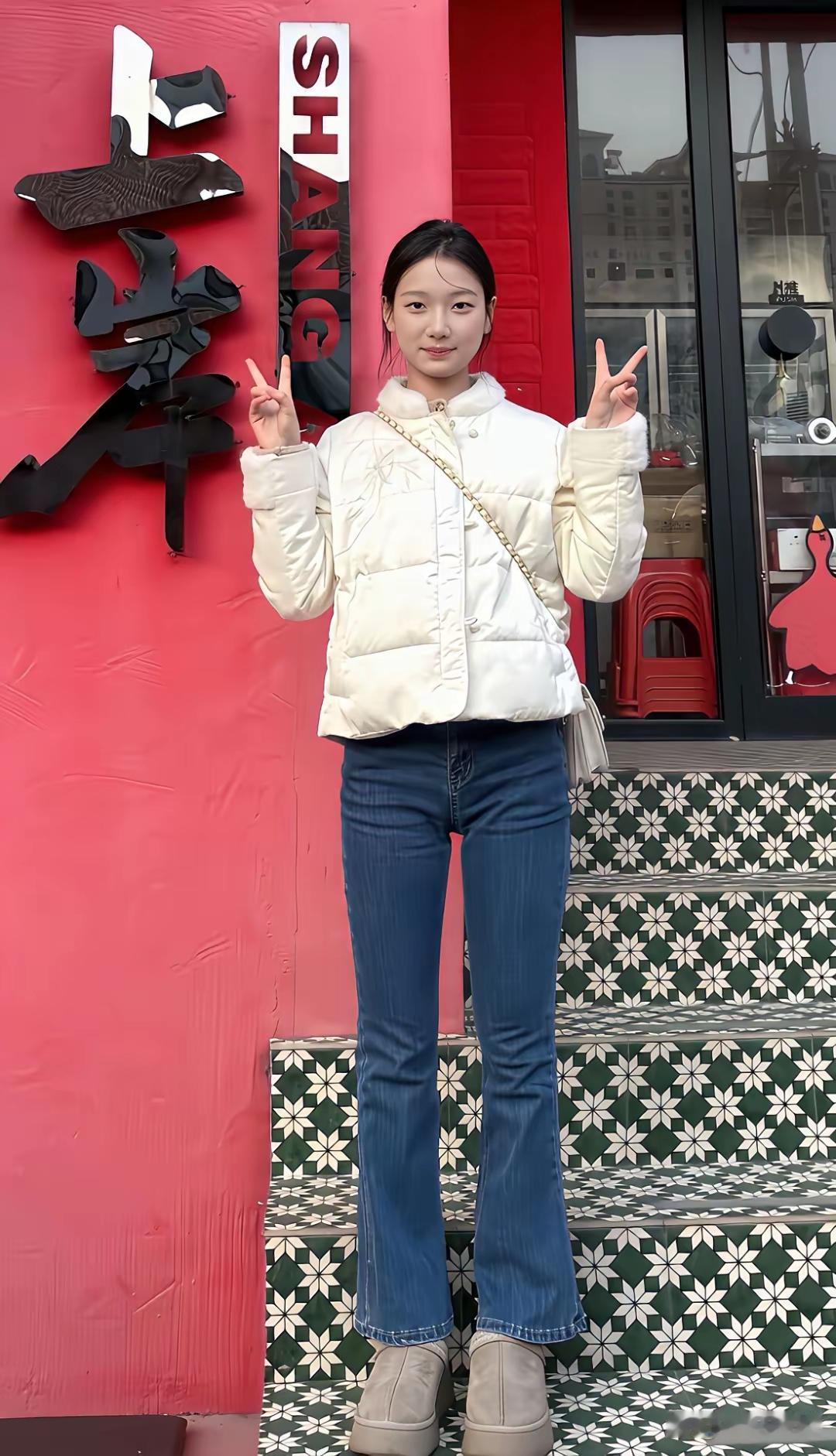 微胖滴女生好看还是苗条好看?