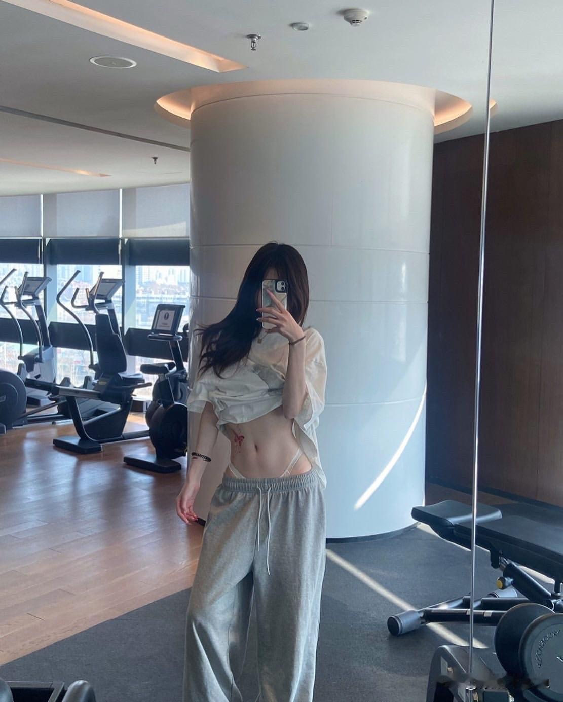 活得通透的女人,有哪些特征呢?女孩子眼里应该装着星辰大海，而不是复杂的人间烟火和