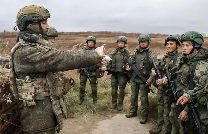 朝鲜军队在库尔斯克的表现着实惊艳。2024年10月，首批1500名朝鲜官兵抵达俄