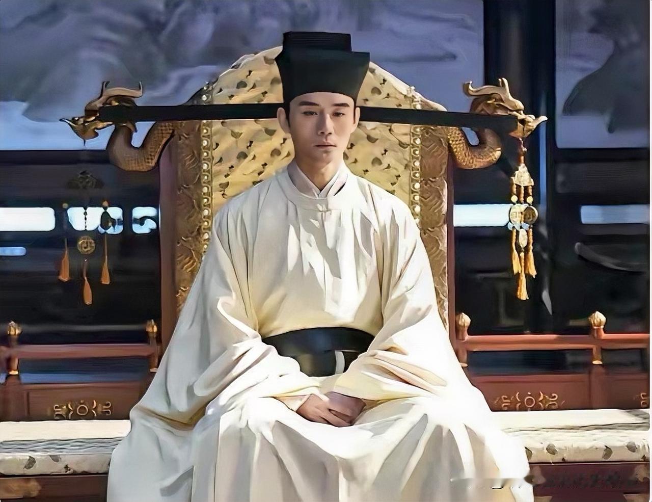 宋仁宗亲政之后，有人悄悄和他说，他的亲妈是被刘太后迫害致死。宋仁宗大怒，立即