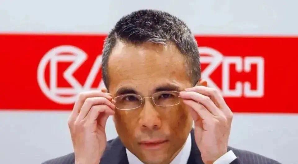 李泽钜落选，就表明了态度：李家再无特权！此前，大公报评论：企业逐利无可厚非，不