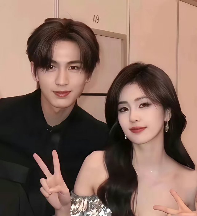 真的很心疼张凌赫本来逐玉原女主居然是白鹿而白鹿真不是因为平番，而是为了避嫌。白